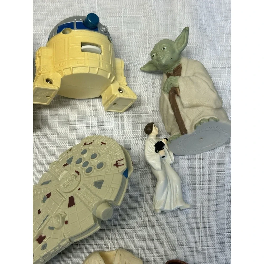 Vintage Star Wars Figure & Ship Lot Naboo Starfighter Yoda R2-D2 13 Pc Bundle